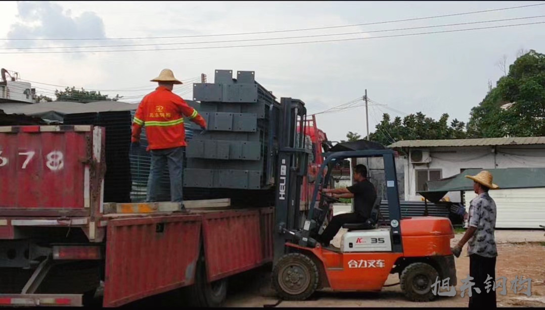 A款鋼結(jié)構圍擋持續(xù)發(fā)貨中...運輸需知請查看